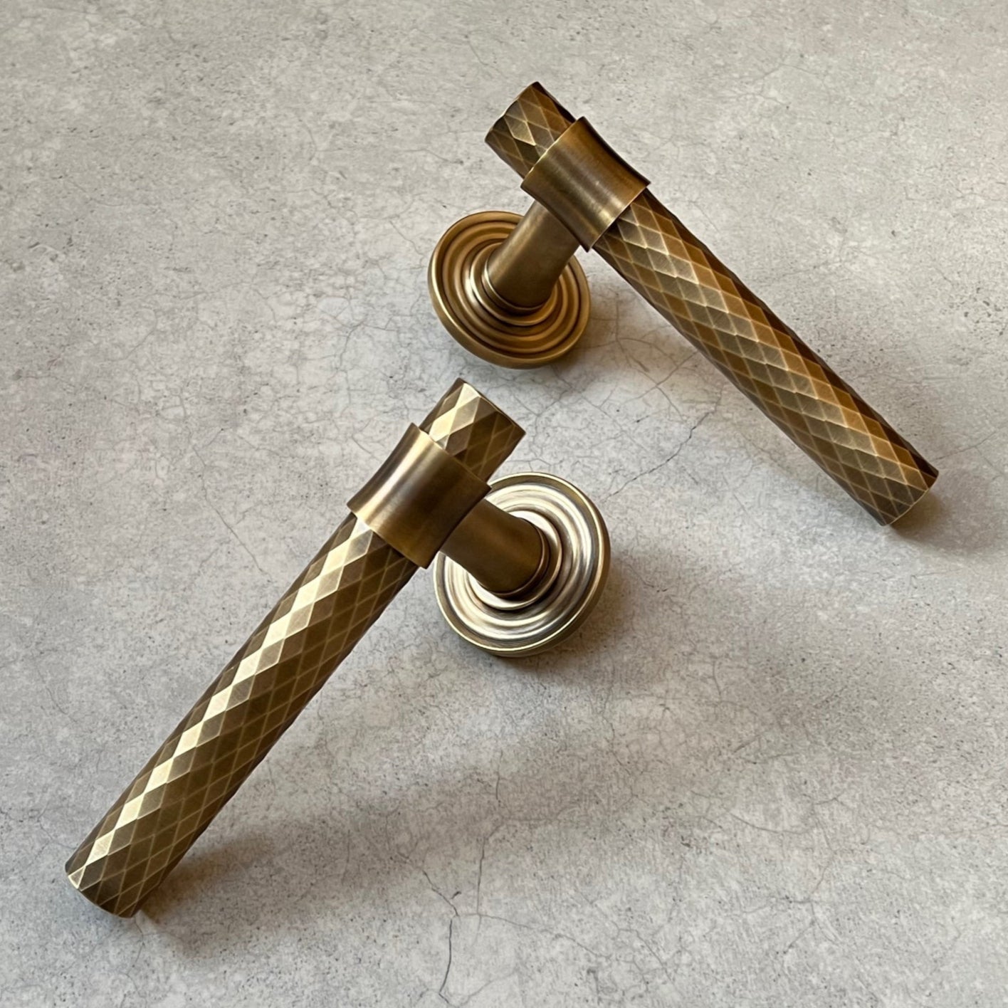 Mia LH Antique Brass Wax